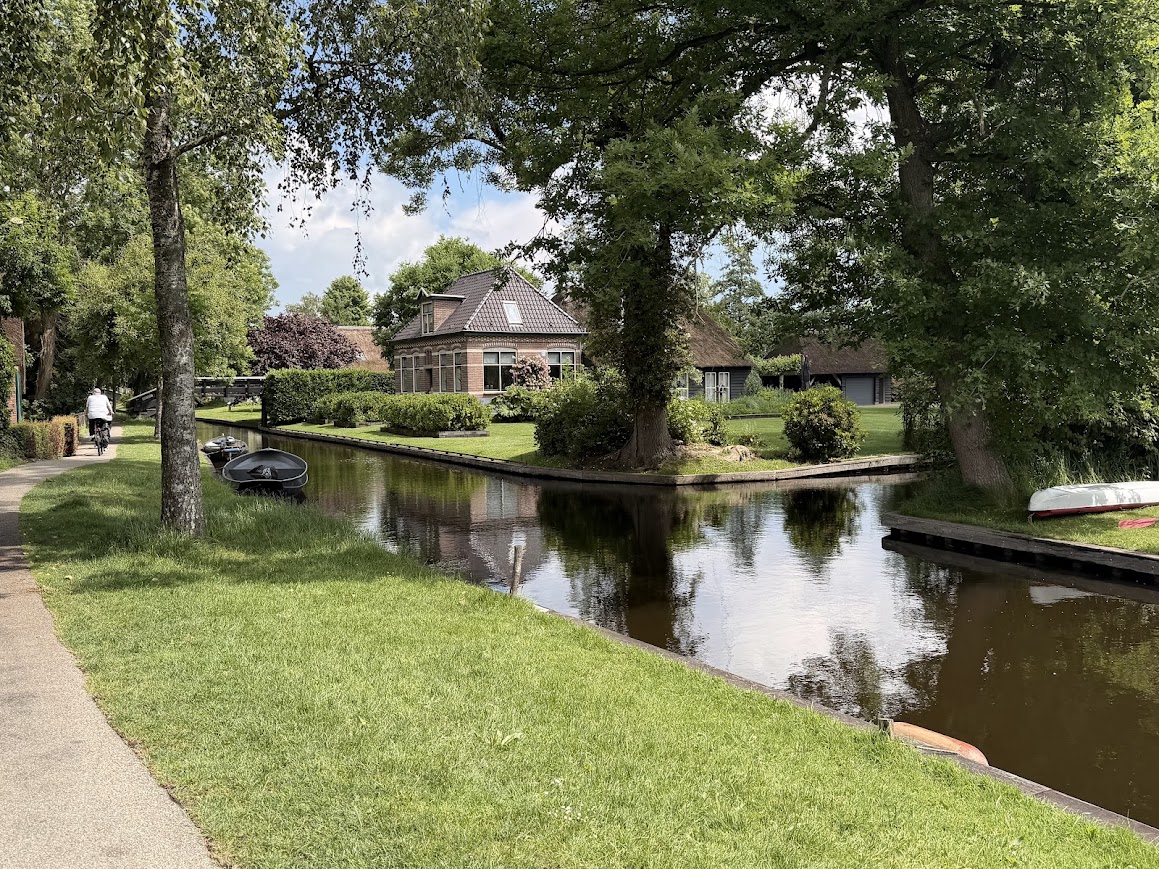 Giethoorn Canals