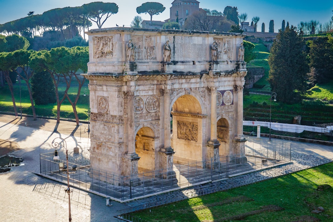 Arco di Augusto und Römisches Theater