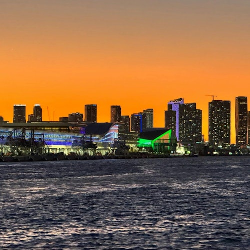 Passeios de barco noturnos por Miami
