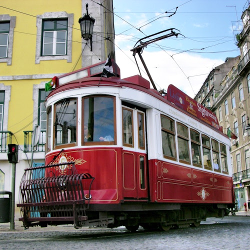 Hop-on-Hop-off-Touren durch Lissabon
