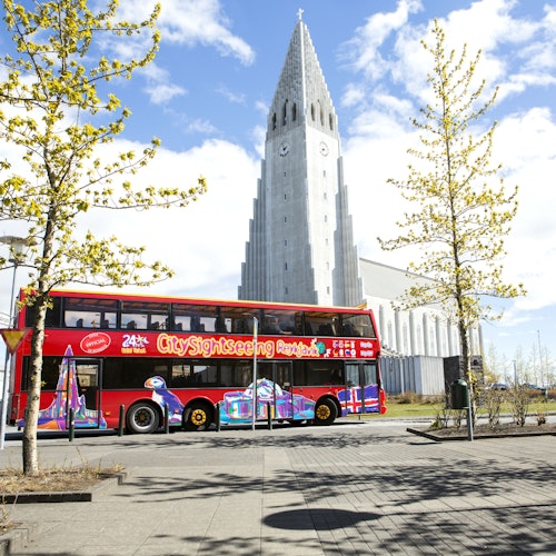 Hop-on-Hop-off-Bustouren durch Reykjavik