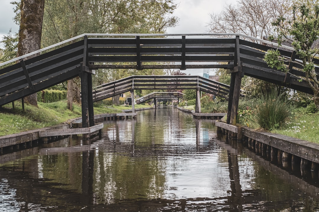 Pontes de madeira de Giethoorn