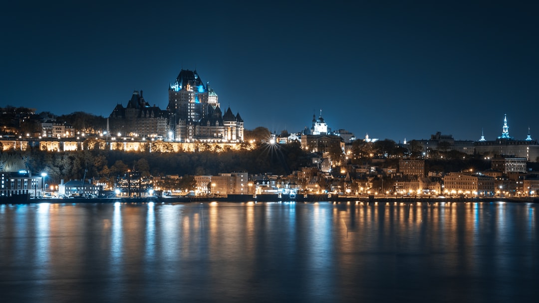 Paseos en barco nocturnos por la ciudad de Quebec